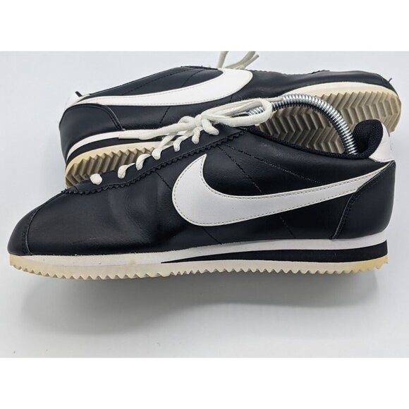 Nike Classic Cortez 807471-010 Black White Leather Sneaker Women's Size 9 US - Picture 8 of 9